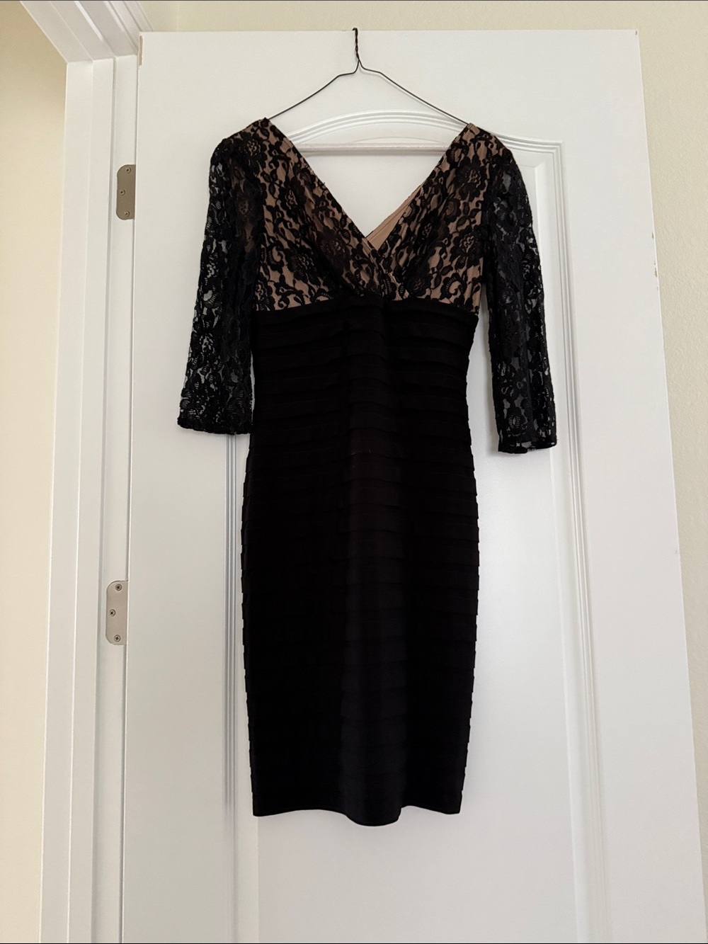 Adrianna Papell Black Lace Bodice Banded Sheath Dress Size 2